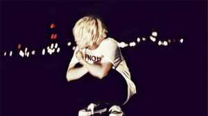 秋山黄色の顔と米津玄師に似てる！出身地宇都宮が嫌いなフリーター