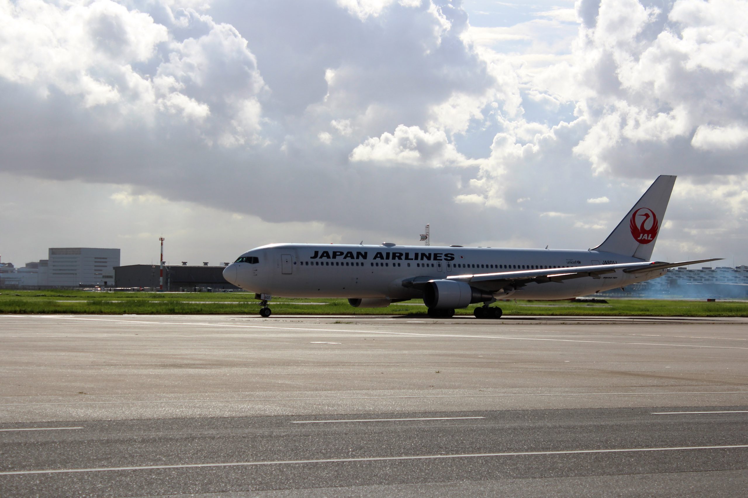 JAL陸マイルで「特典航空券」宮古島64,000マイル使用